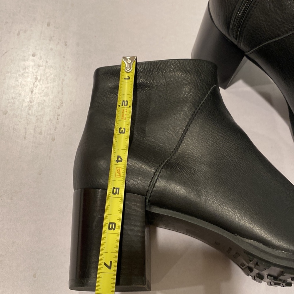 Aquatalia Italy NEW black leather ankle zipper boots 🥾 & dust bag block heel - Picture 9 of 16